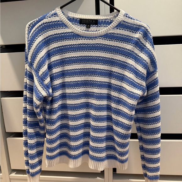 Joseph A Tops - Joseph A Blue and White Knit Top